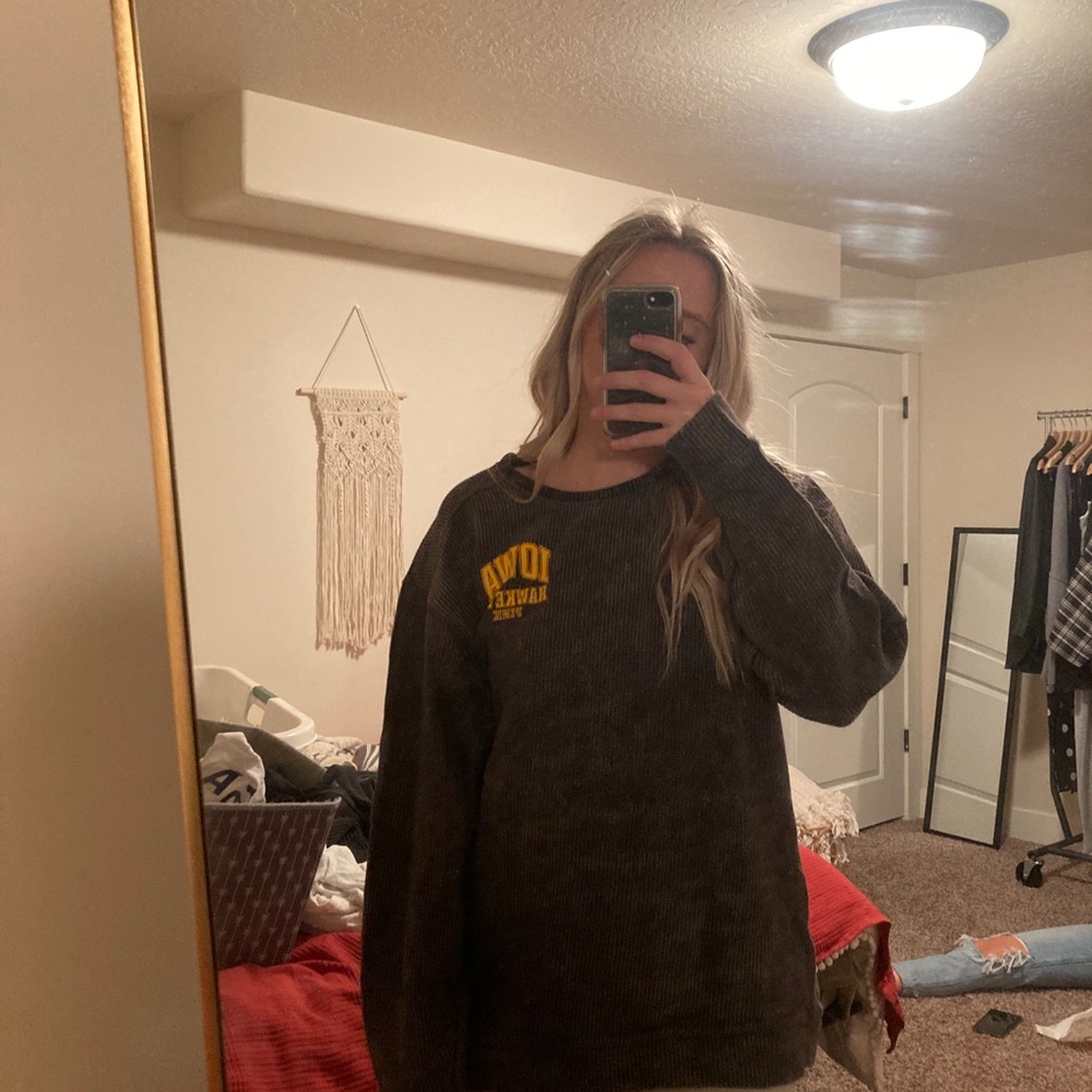 PINK IOWA UNIVERSITY OVERSIZED RETRO SWEATSHIRT